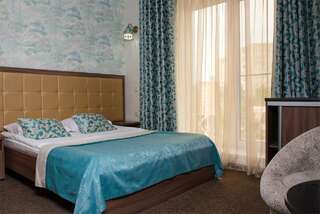 Гостиница Элион Балаково Полулюкс 2-х местный (одна двуспальная  кровать) DBL-5