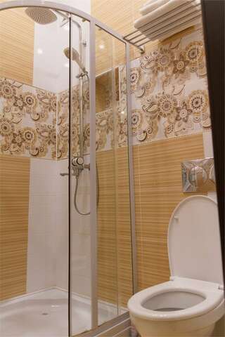 Гостиница Элион Балаково Полулюкс 2-х местный (одна двуспальная  кровать) DBL-2